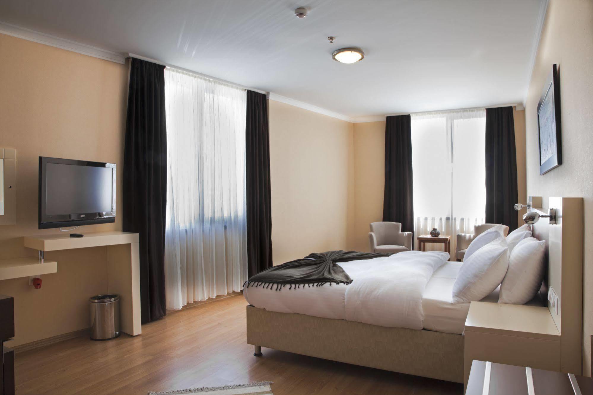 Gosterisli Otel Duzce Zewnętrze zdjęcie